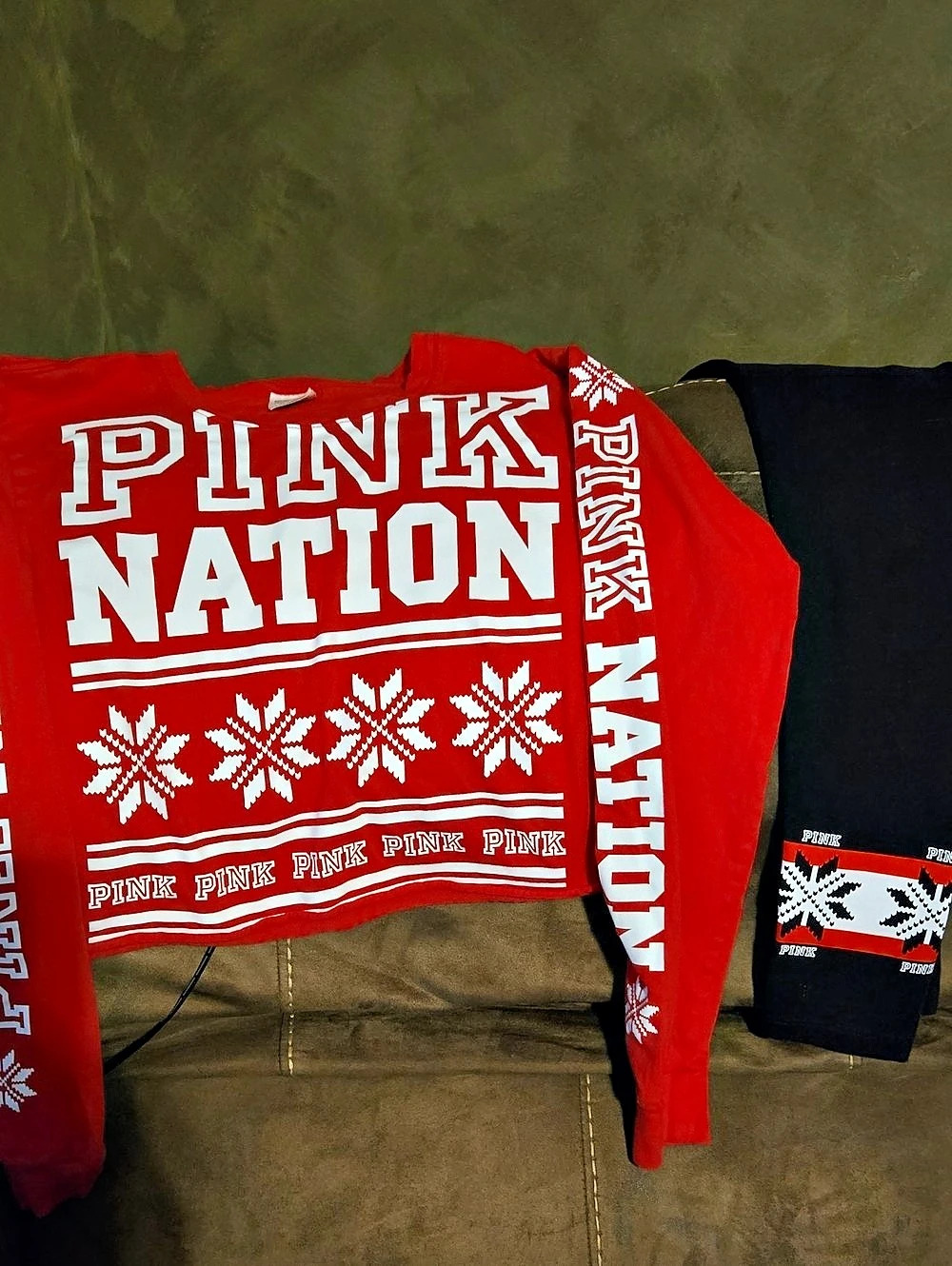 PINK Yoga Snowflake Set Red & Black Size XS